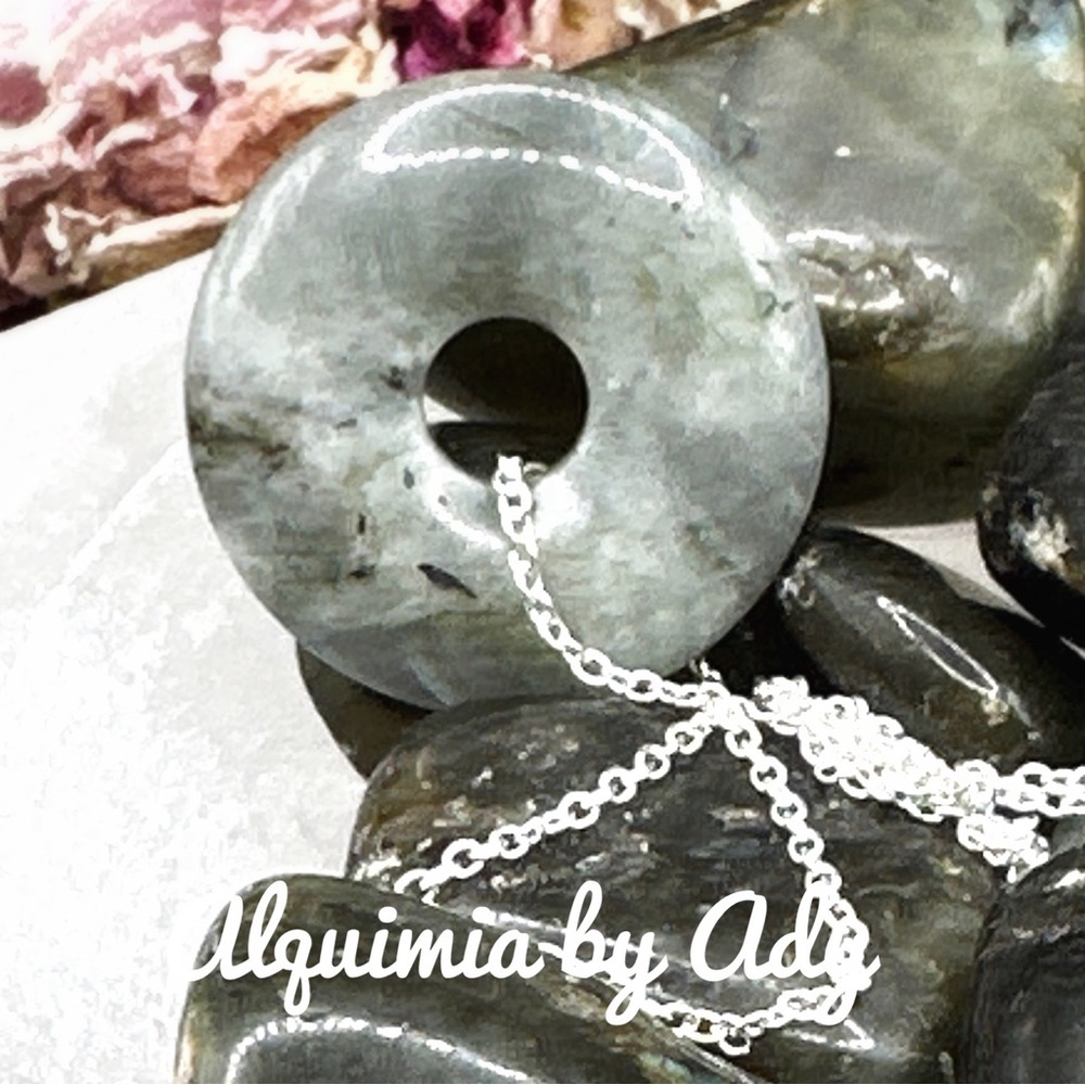 Alquimia Elegant Silver Necklace with labradorite donut disc Pendant